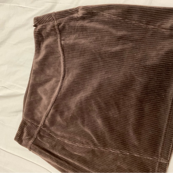 lululemon athletica Dresses & Skirts - Lululemon Scuba MR Mini Skirt ESPR Espresso Brown Velvet Corduroy Women's Size 8